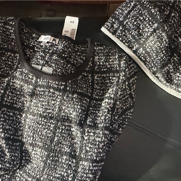Anm Dresses & Skirts - Black and White oversized Textured Shirt with Matching Scarf